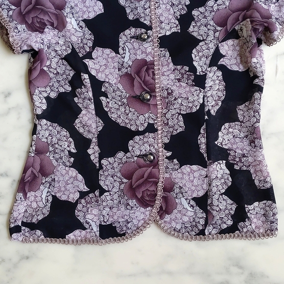 NWOT. Short Sleeve Button Down Floral Blouse and Fully Lined Skirt Set. - Picture 5 of 8